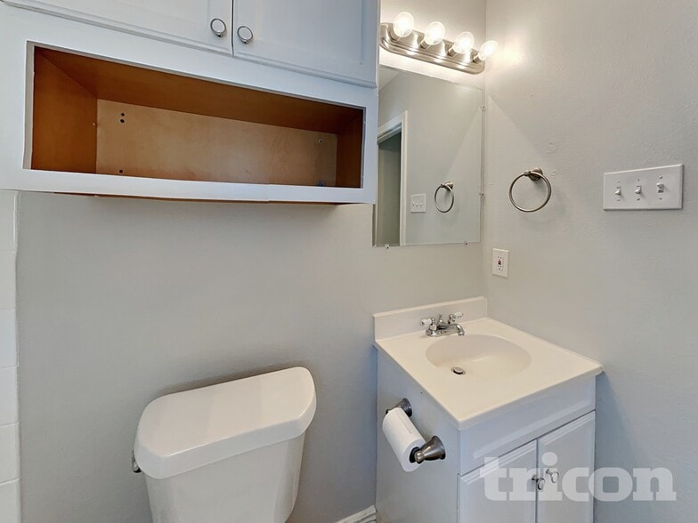 Building Photo - 185 Trout St