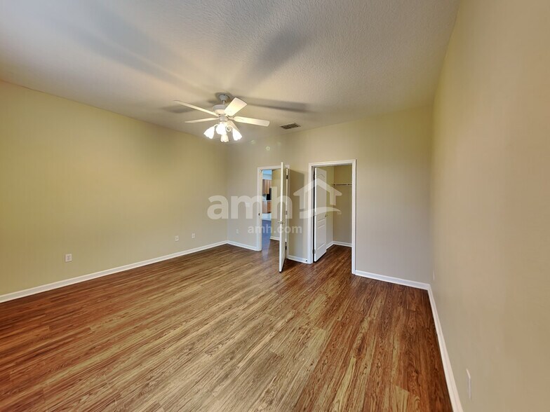 Building Photo - 461 Misty Oaks Run