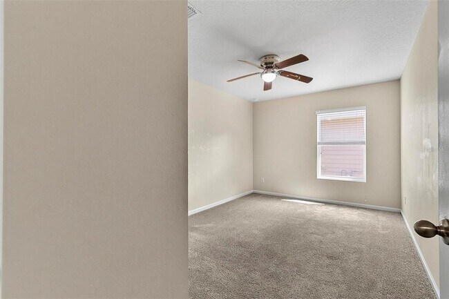 Building Photo - 137 Fairway Ct