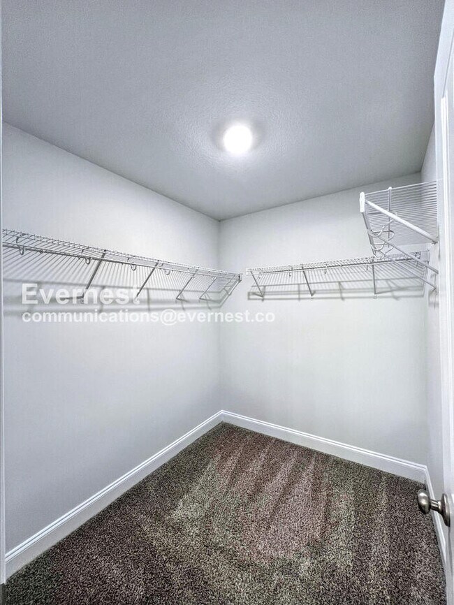 Building Photo - 5909 Kuykendall Dr