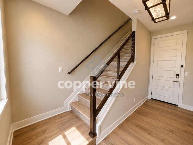 Building Photo - 11959 Mountview Ln