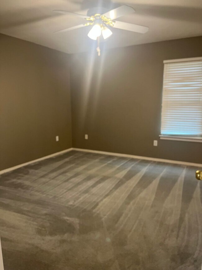 Building Photo - 13900 Ridgecrest Dr