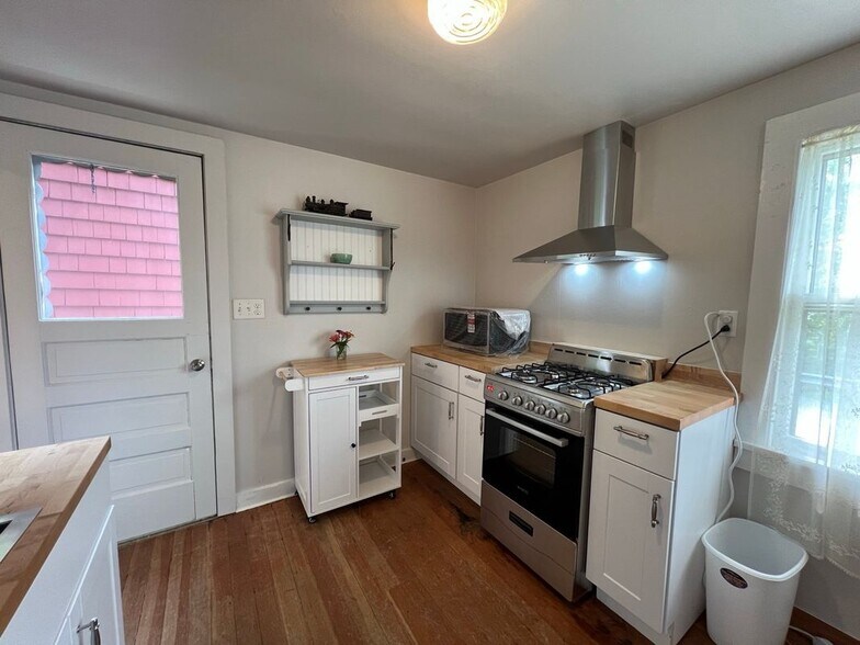 Building Photo - 7 Pohndorf Dr