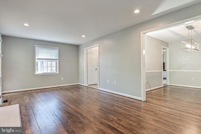 Building Photo - 7046 Leestone St