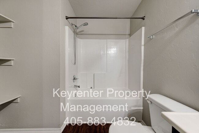 Building Photo - Gorgeous 3 Bed 2 Bath in Moore/SE OKC