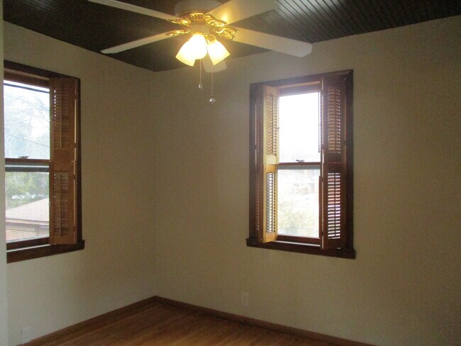 Building Photo - 1081 Terrace Dr