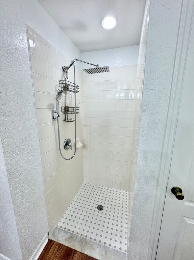 Building Photo - 4 Bedroom 2 Bath Home in Poinciana Village 3