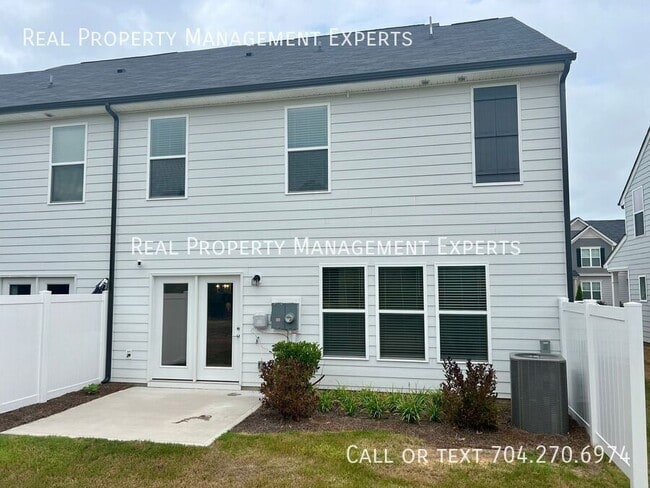 Building Photo - 13022 Rover St