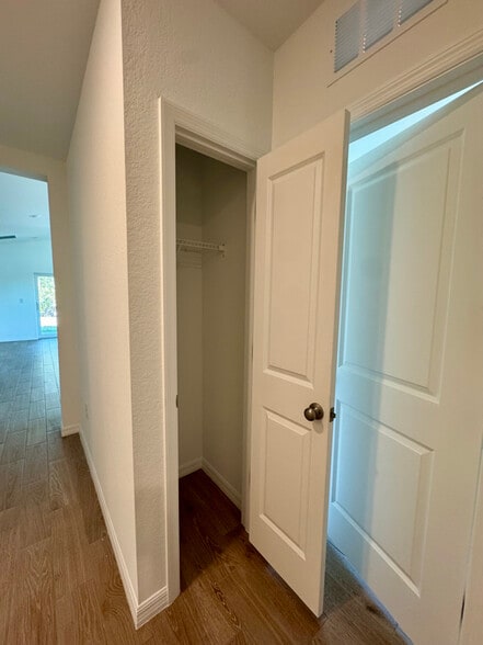 Building Photo - 2647 Jupiter Blvd SW