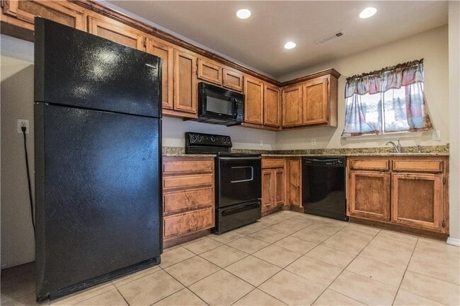 Building Photo - 3206 SW Deerfield Blvd