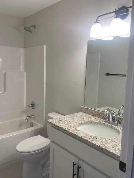 Building Photo - 715 Alexander Way