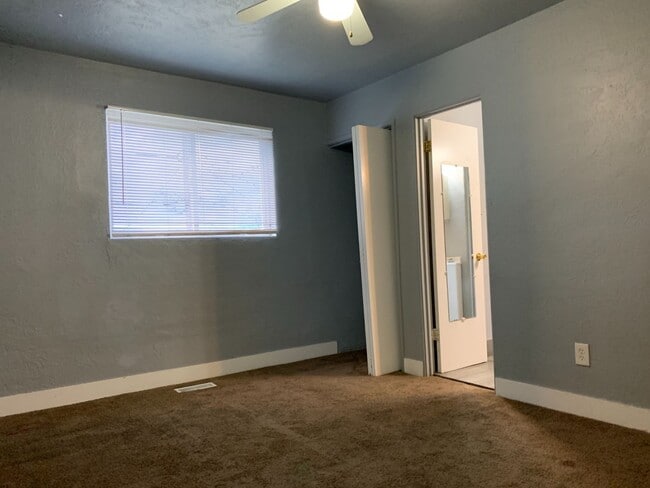 Building Photo - 4 Bedroom/2 Bathroom Home in Salt Lake City