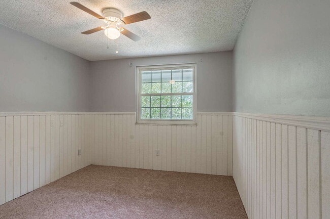 Building Photo - Minutes from UCF | Updated 4BR/3BA Home with Private Fenced Backyard