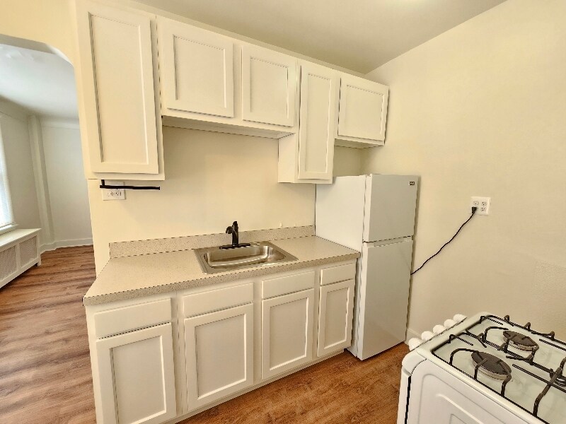 Building Photo - 808 N Main St