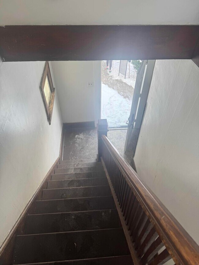 Building Photo - 131 W 13th St