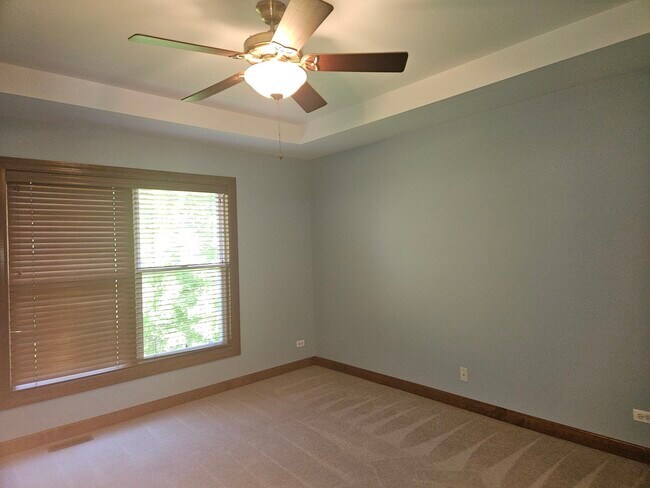 Building Photo - 733 Woodbury Ct