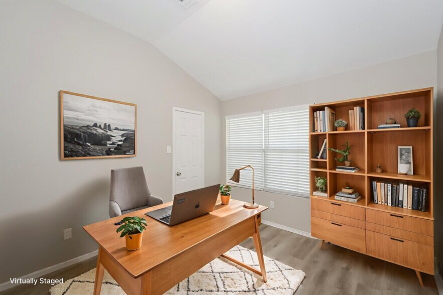 Building Photo - 620 Destin Dr