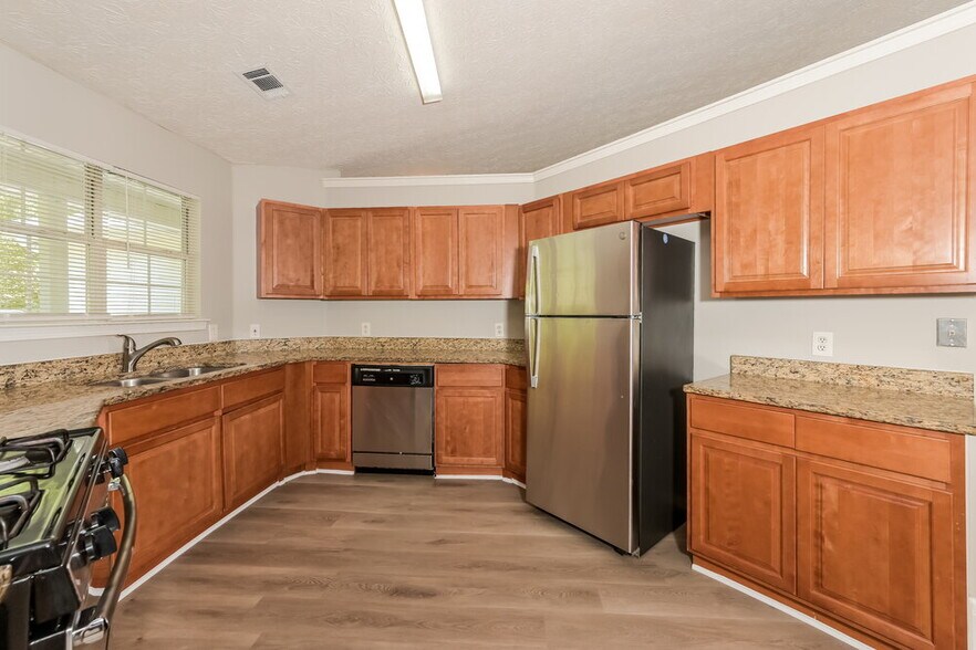 Building Photo - 340 Christian Woods Dr