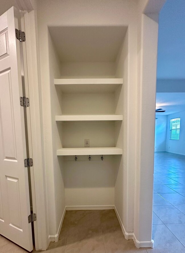 Building Photo - SENTERO CROSSING 3 bed 2 bath home