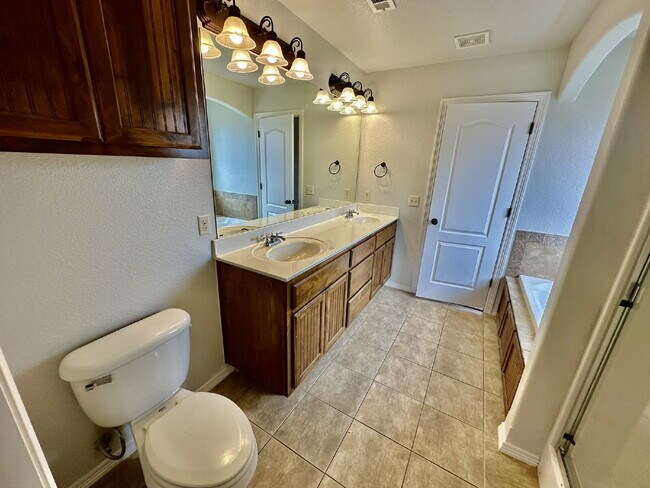 Building Photo - 441 Sorrento Dr