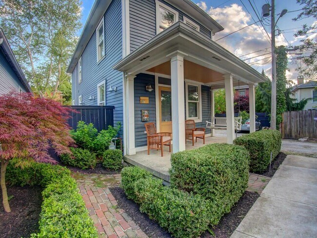 Building Photo - 95 Hull Aly