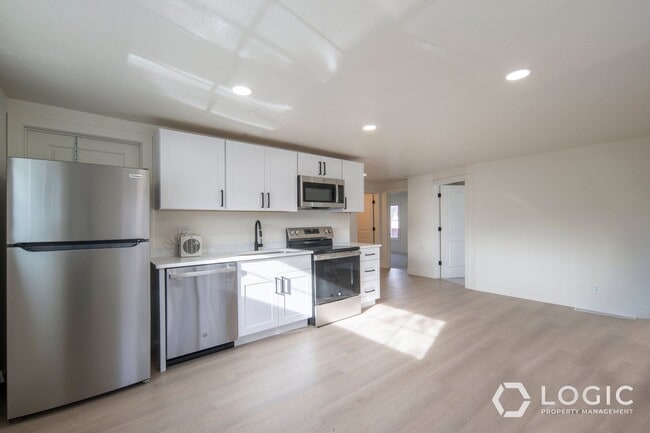 Building Photo - 7808 S 1000 E