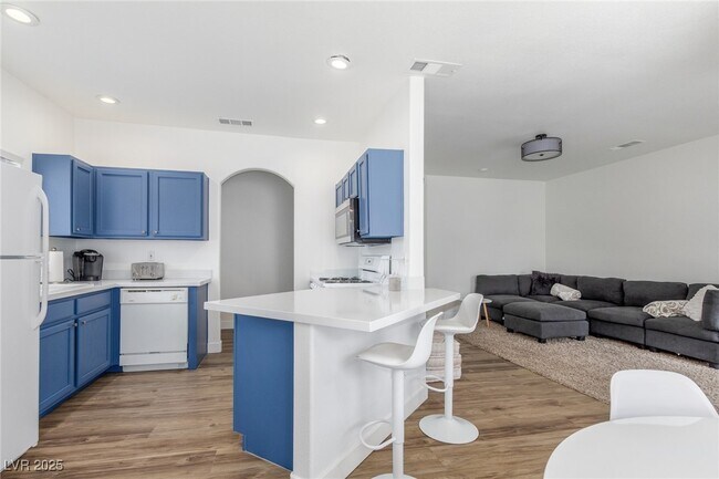 Building Photo - 1500 Cardinal Peak Ln