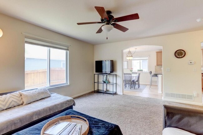 Building Photo - 903 Glenwall Dr