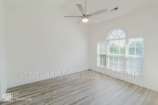 Building Photo - 4191 Hibiscus Dr