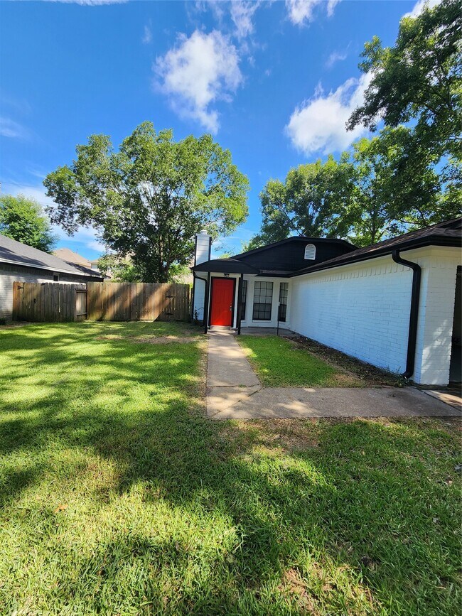 Building Photo - 5003 Maurita Dr