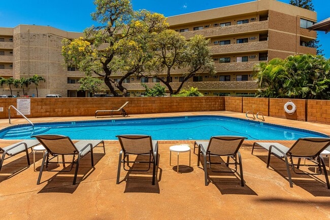 Building Photo - Oceanfront 1 Bed/1 Bath Fully Furnished Condo at Waipuilani!