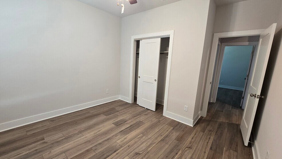 Building Photo - 449 Pipe Creek Dr