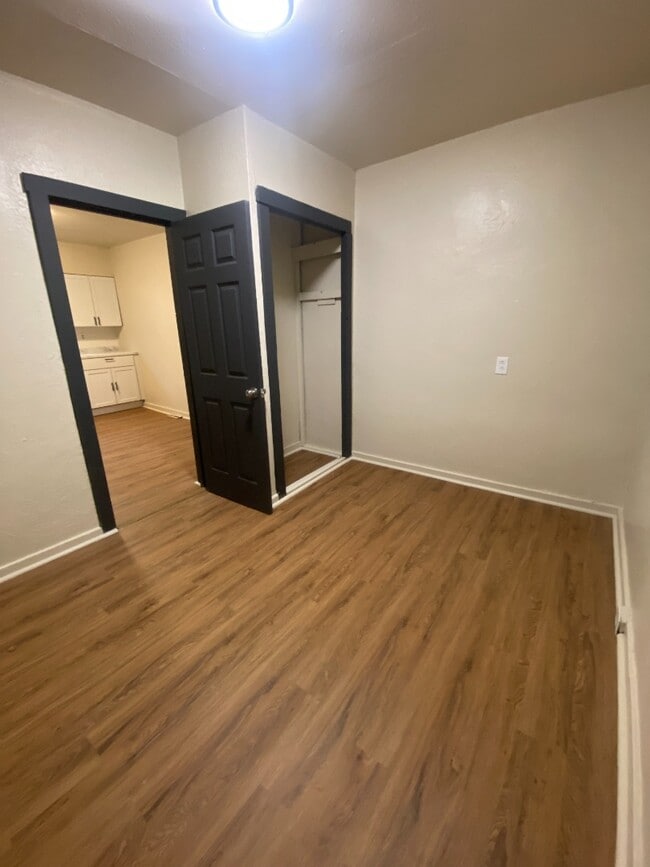 Building Photo - 3032 Tennyson Ave
