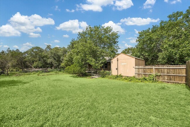 Building Photo - 420 High Mesa Dr