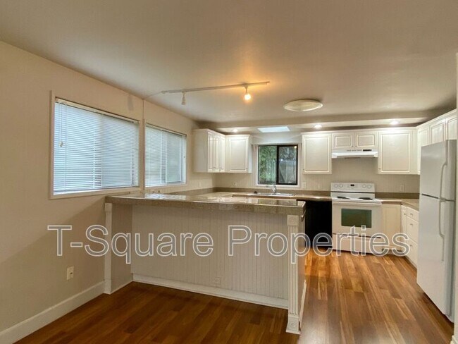 Building Photo - 5115 159th Ave NE