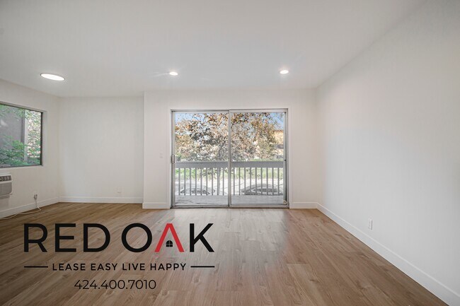 Building Photo - 426 S Venice Blvd