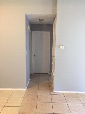 Building Photo - 9660 Royal Woods Dr N