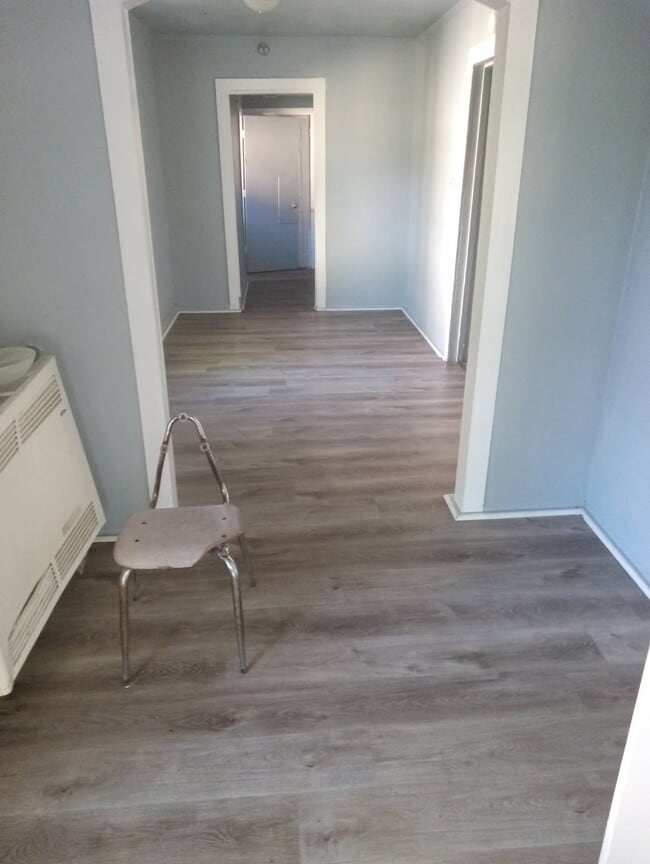 Building Photo - 1011 Queen St