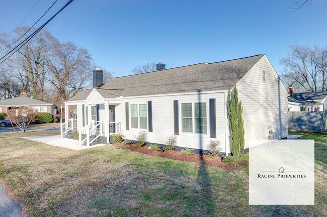 Building Photo - Charming Three Bedroom in Greer, SC