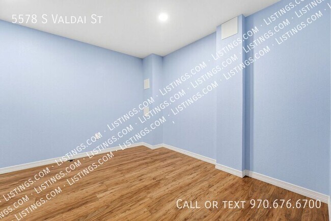 Building Photo - 5578 S Valdai St