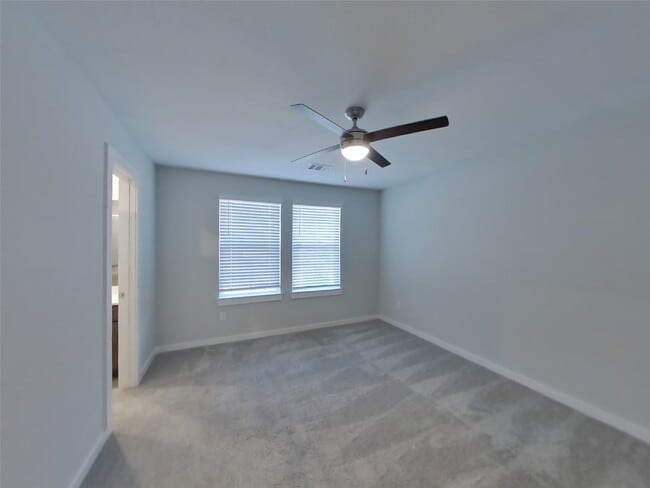 Building Photo - 4910 San Fabiano Ct