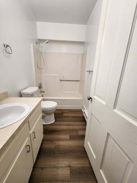 Building Photo - 125 Peyton St