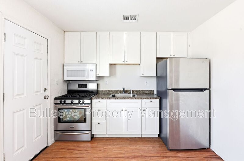 Building Photo - 5645 S 6th St