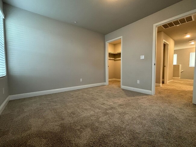 Building Photo - Elegant Cul-de-Sac Home in CUSD – Move-In ...