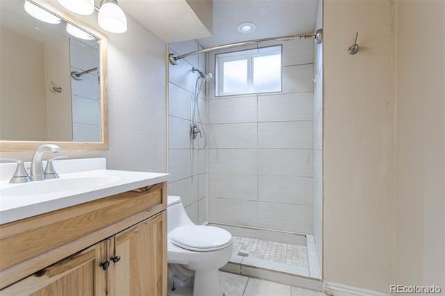 Building Photo - 755 Braun St