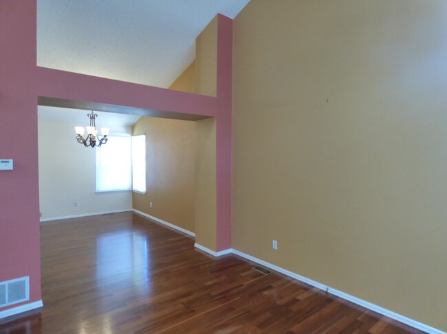 Building Photo - Fabulous Highlands Ranch Home!