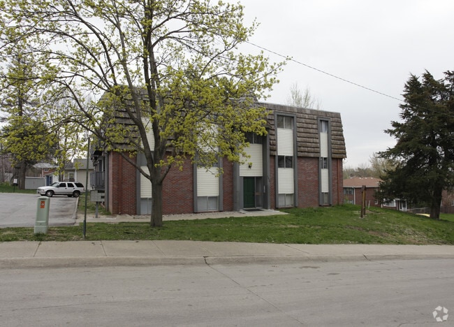 Primary Photo - Chalet Apartments