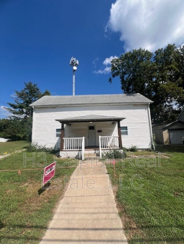 Primary Photo - 232 N Hesperia St