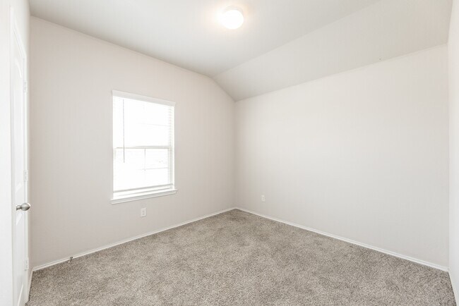 Building Photo - 22730 Busalla Trail