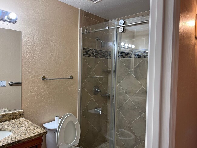 Building Photo - 4746 W Carla Vista Dr